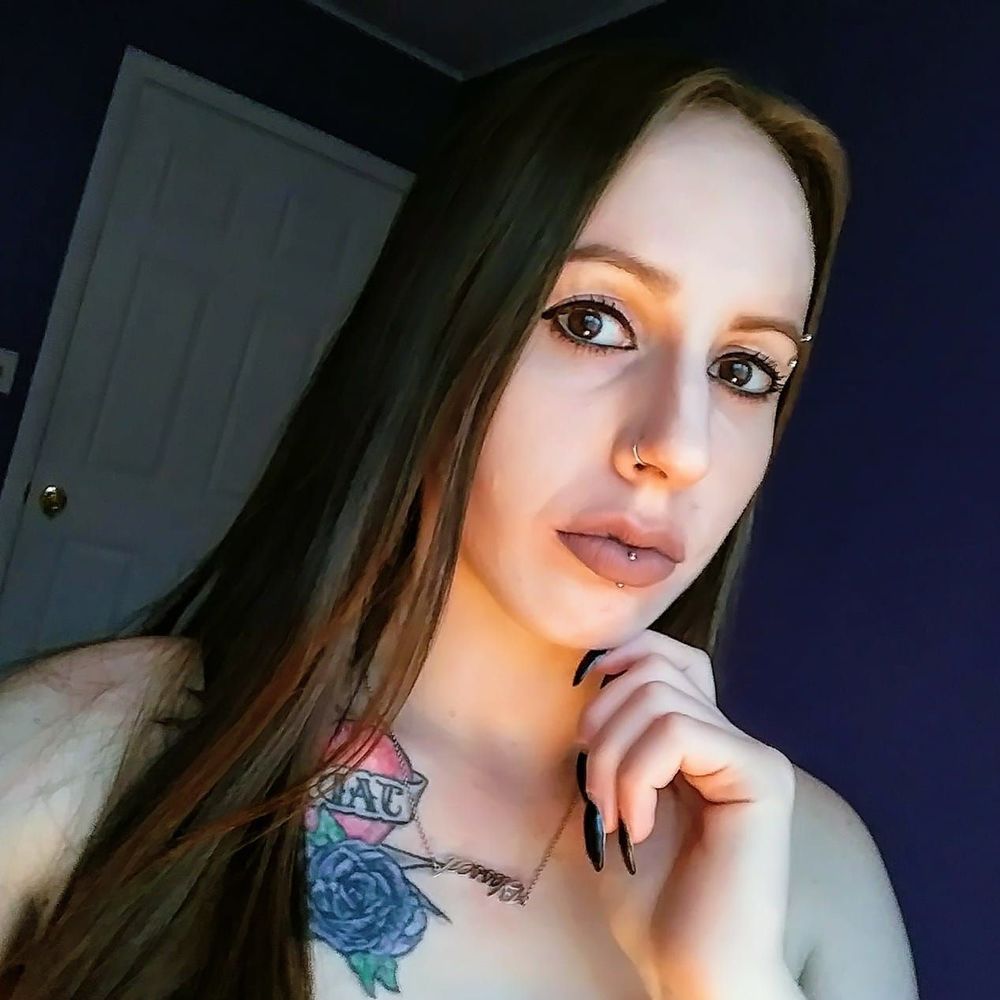 Meet your Posher, Holly